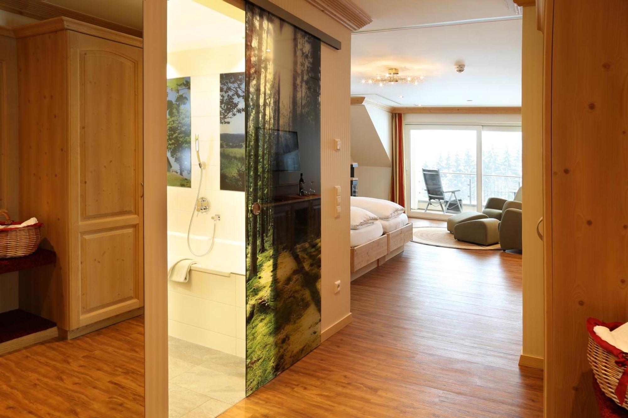 Hotel Schwarzwald-Resort Roessle ทอดท์โมส ภายนอก รูปภาพ