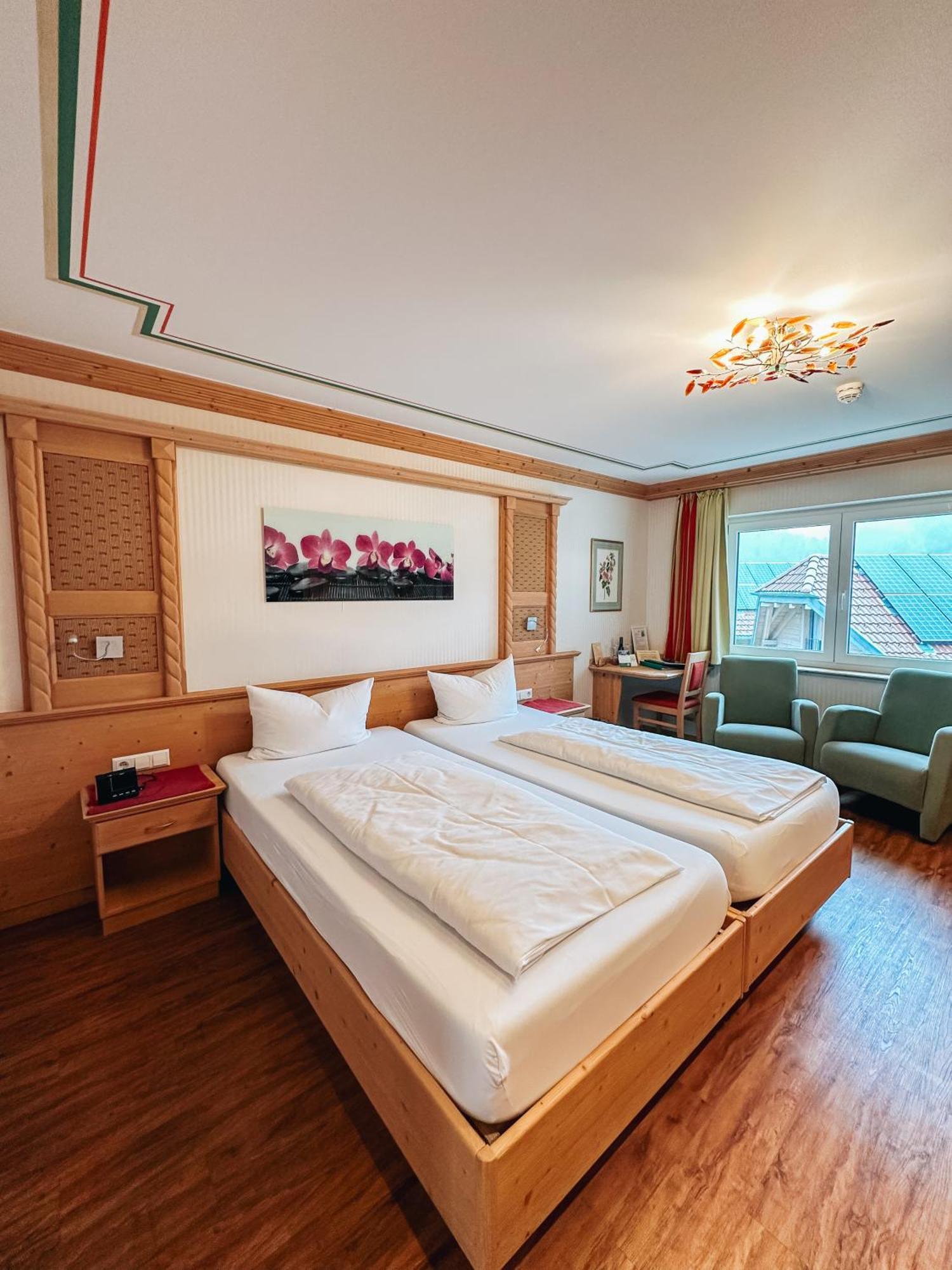 Hotel Schwarzwald-Resort Roessle ทอดท์โมส ภายนอก รูปภาพ