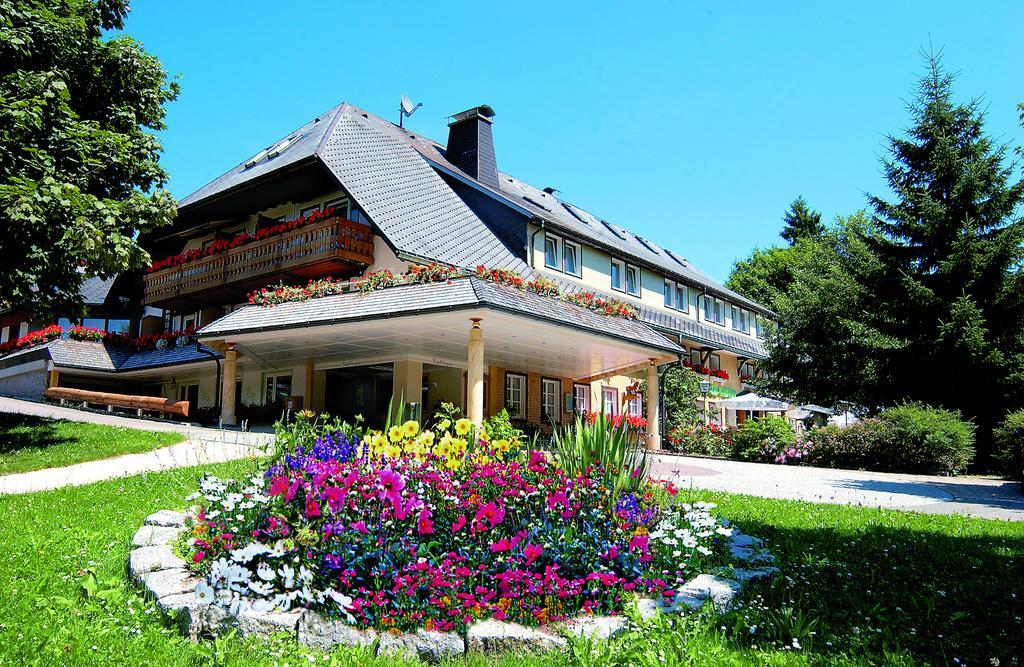 Hotel Schwarzwald-Resort Roessle ทอดท์โมส ภายนอก รูปภาพ